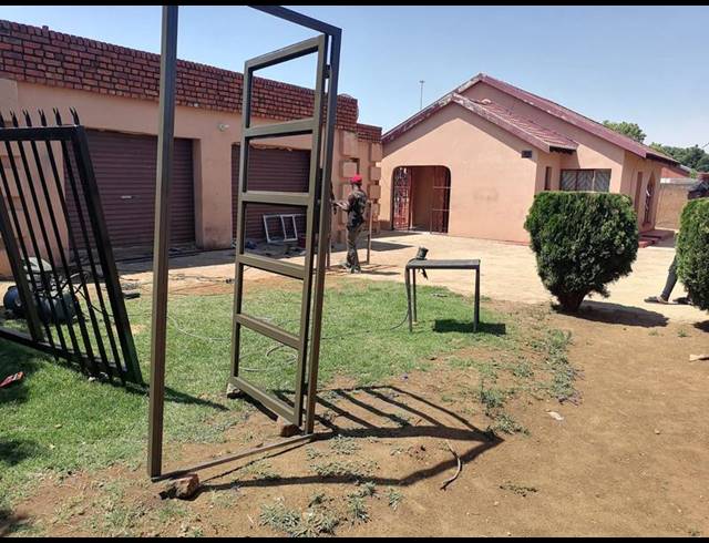 2 BEDROOM HOUSE FOR SALE IN LOTUS GARDENS